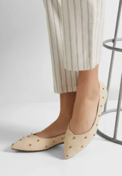 Quilted Stud Pointed Flat Shoes