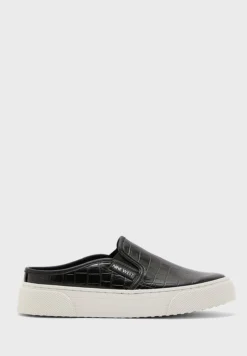 Nine West Hayzel3 Textured Low-Top Sneakers