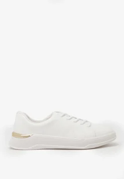 Ellis Low Top Sneakers