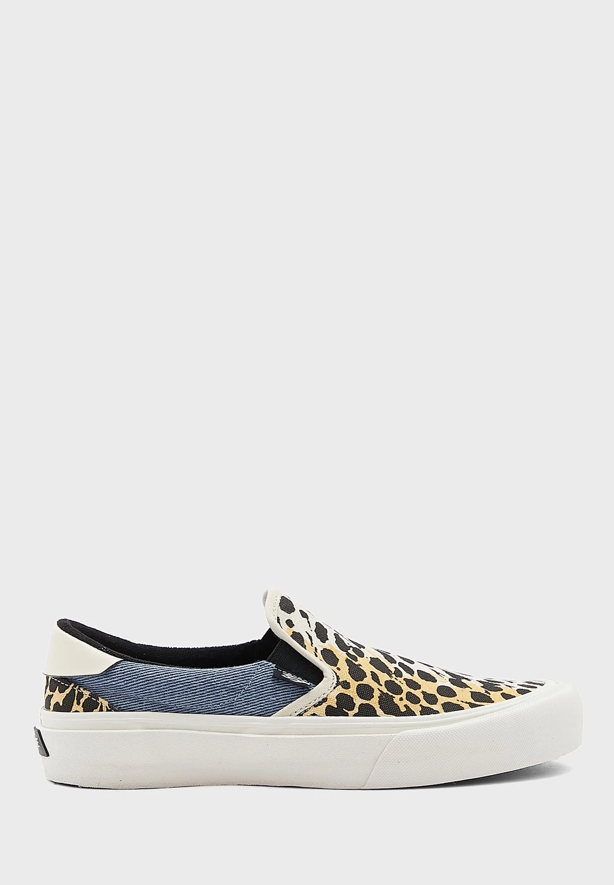 Ventura Low Top Sneakers