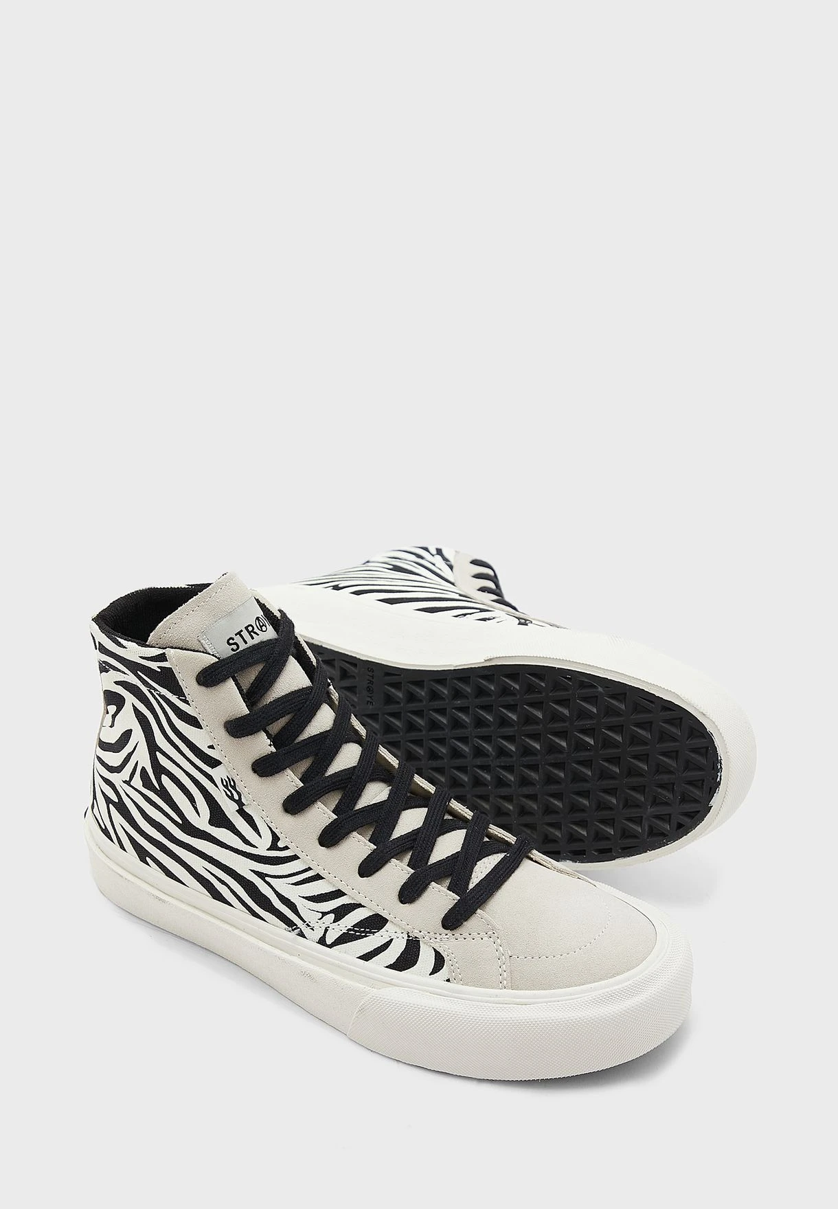 Hiland Low Top Sneakers 3 Hiland Low Top Sneakers - Image 3